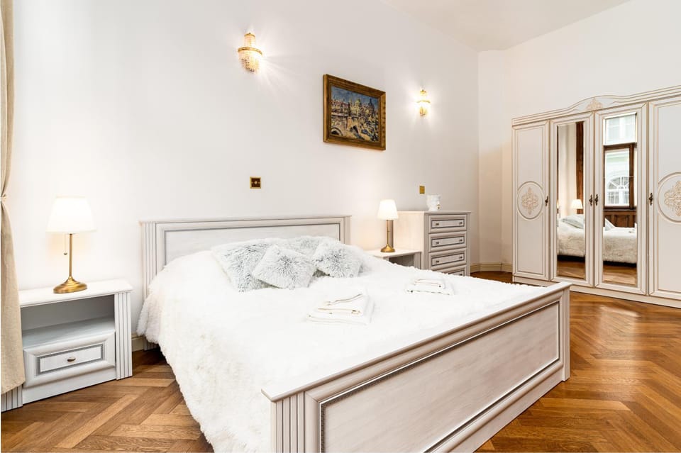 Bed, Photo of the whole room, Bedroom, towels, wardrobe