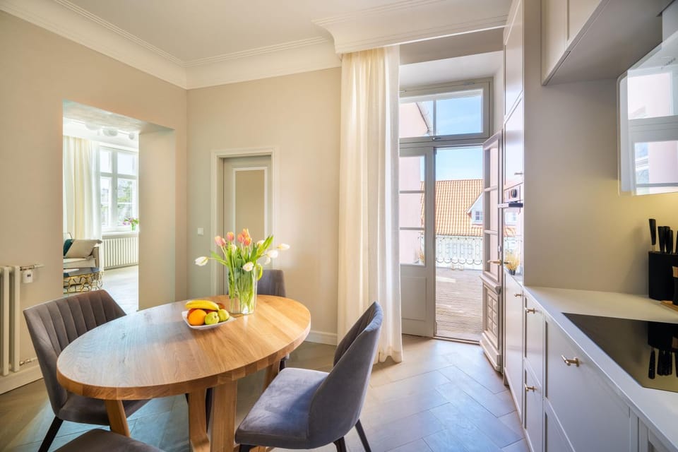 Balcony/Terrace, Kitchen or kitchenette, Dining area