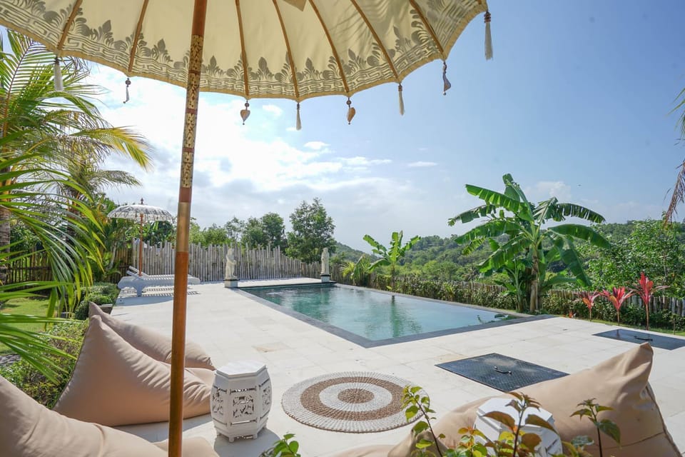 Property building, Swimming pool