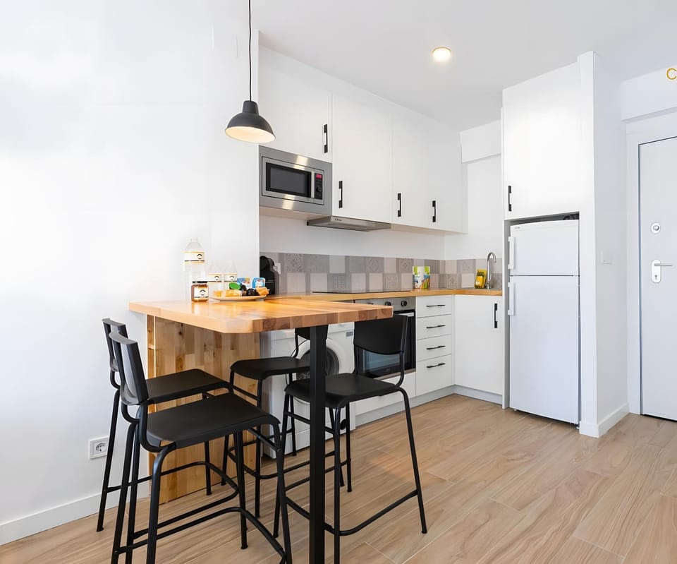Property building, Kitchen or kitchenette, Living room
