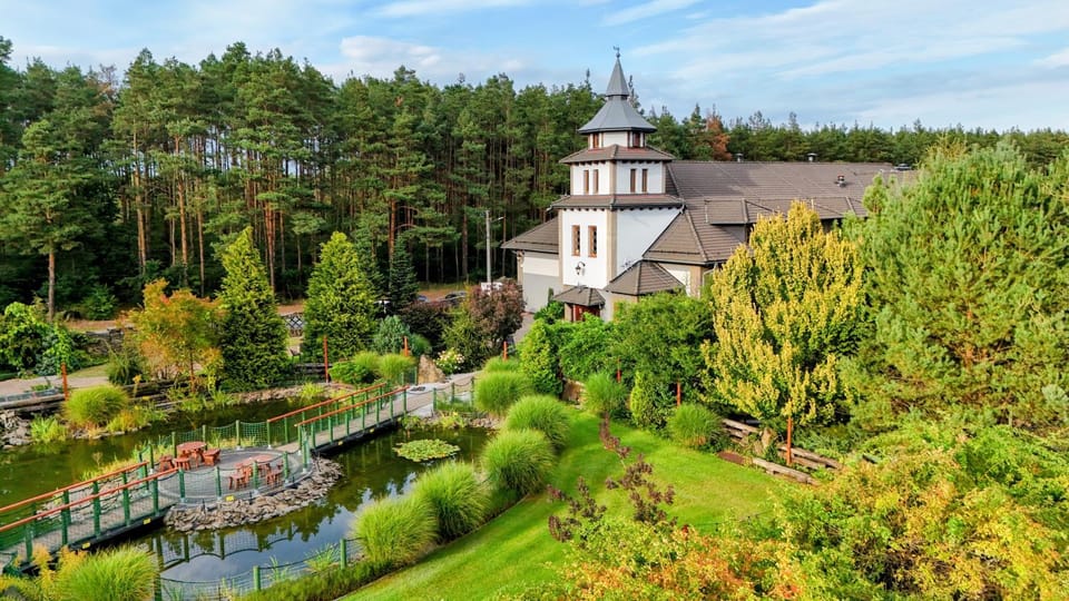 Property building, Spring, Day, Natural landscape, Garden, Garden view