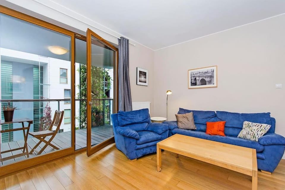 Living room, Photo of the whole room, Decorative detail, Seating area, Dining area, Area and facilities