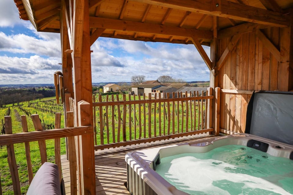 Patio, Natural landscape, Hot Tub