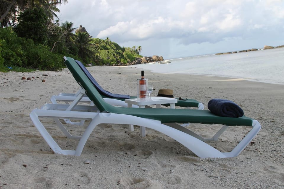 Day, Natural landscape, Fishing, Garden, Beach, Canoeing, Diving, Garden view, Sea view, Area and facilities, Drinks, sunbed