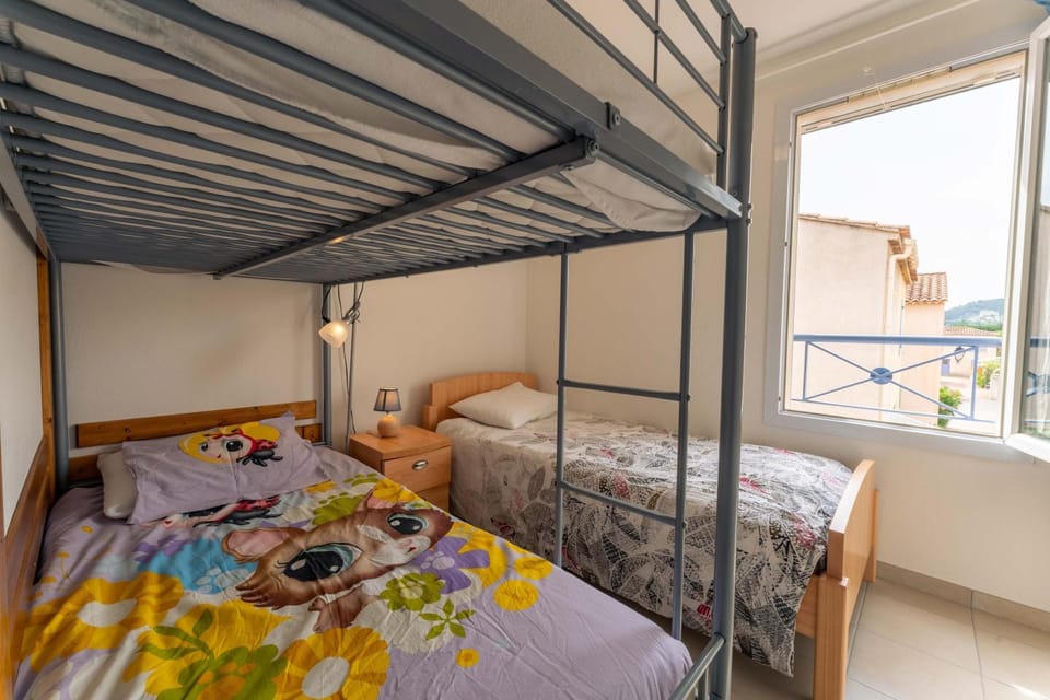 Property building, Living room, Bedroom