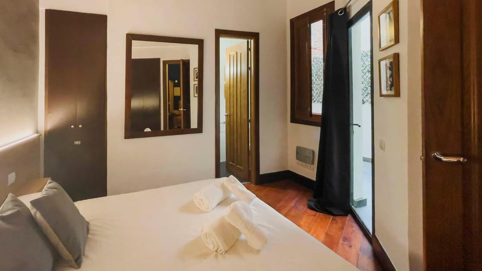 Bed, Photo of the whole room, Bedroom, towels, wardrobe