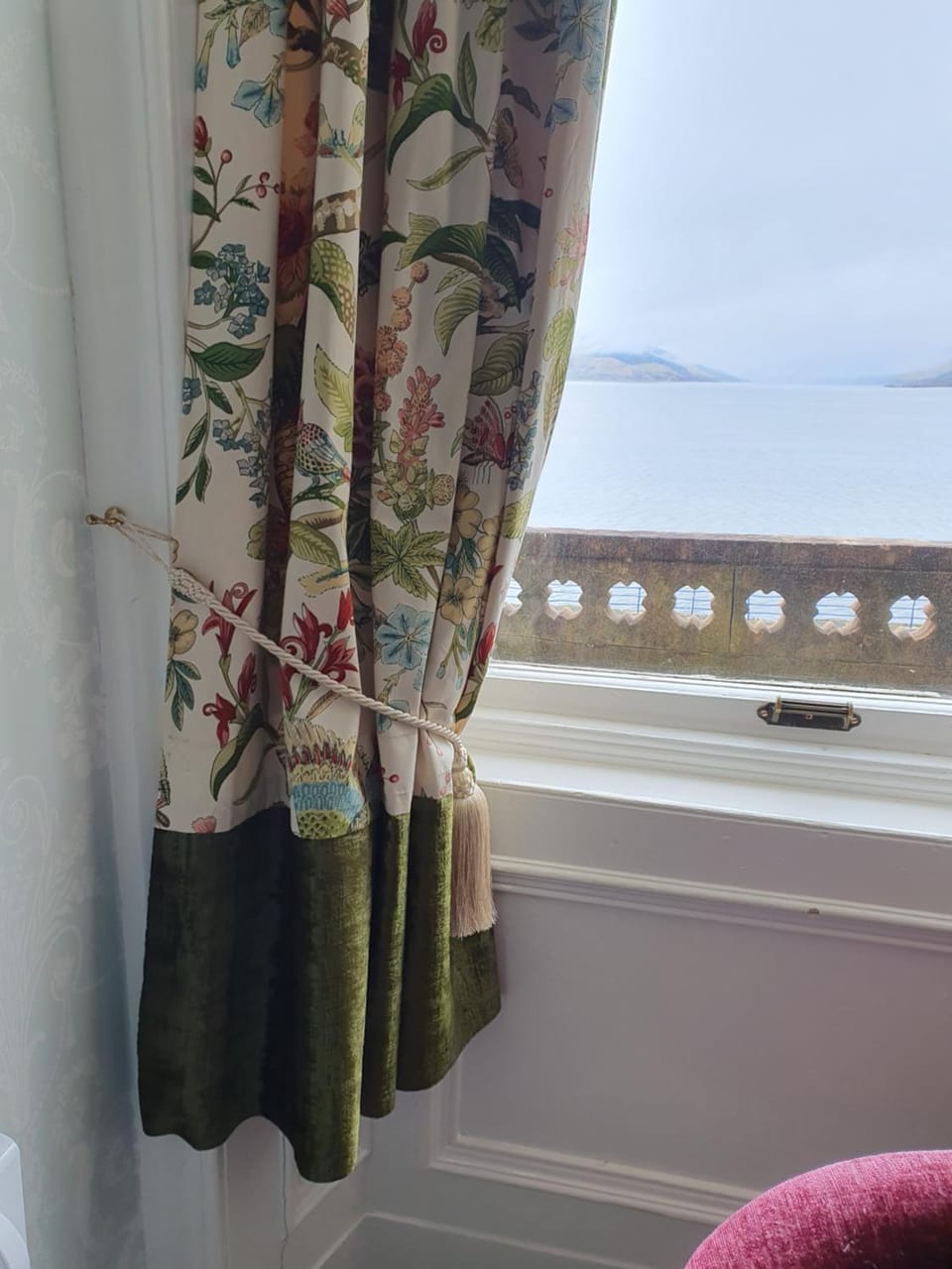 View (from property/room), Landmark view, Mountain view, Sea view