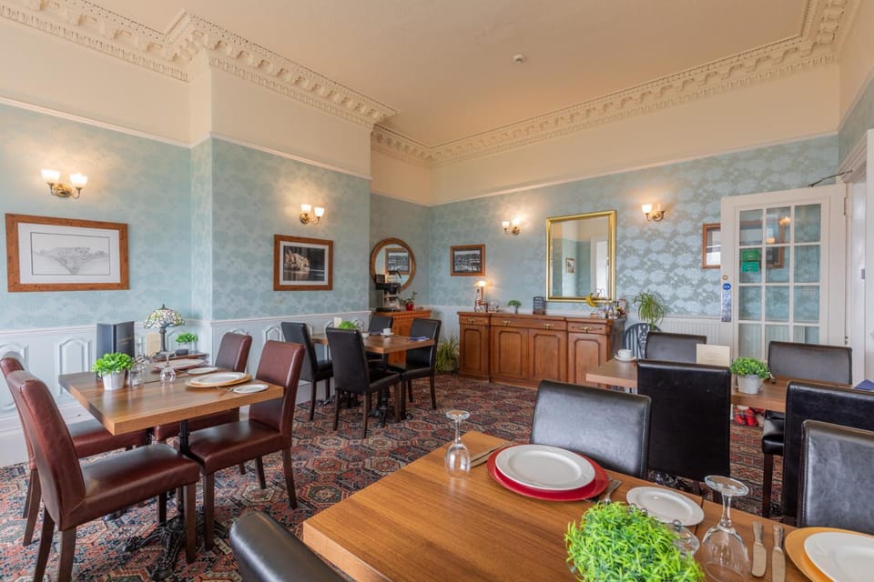 Dining area, Breakfast
