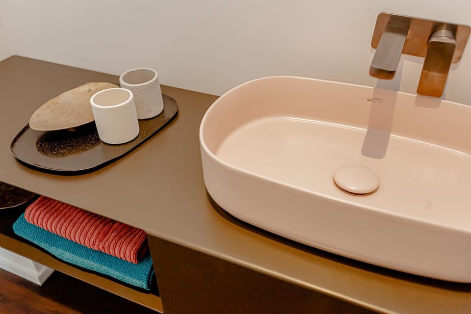 Bathroom, Decorative detail