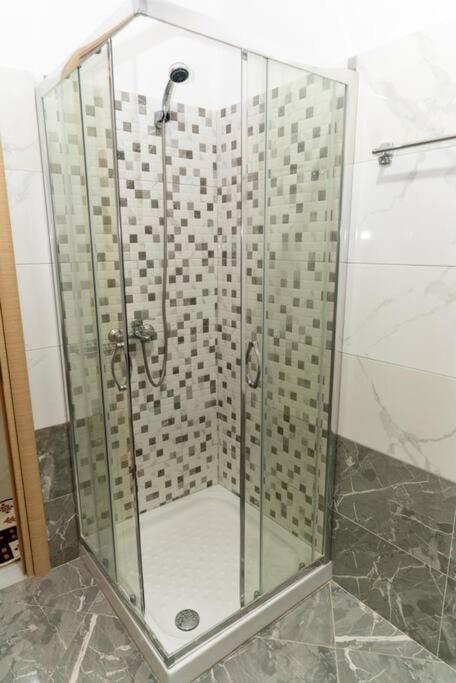 Private Familiar Apartment! Apartment in Sarandë