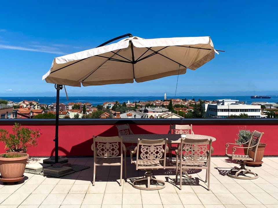 View (from property/room), Balcony/Terrace, Sea view