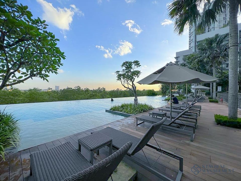 Day, Pool view, Swimming pool, Swimming pool, sunbed