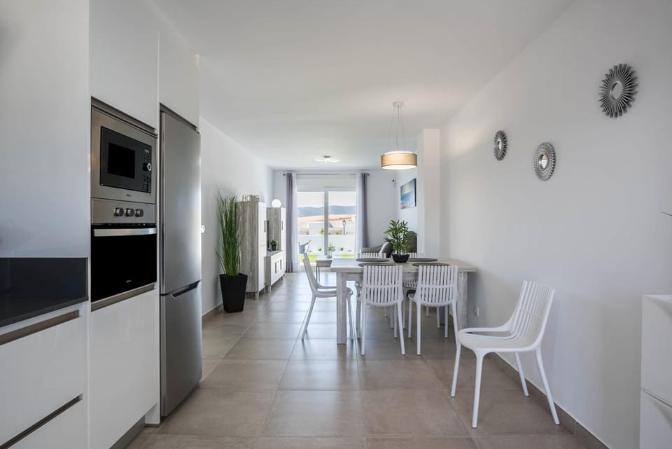 Property building, Kitchen or kitchenette, Living room