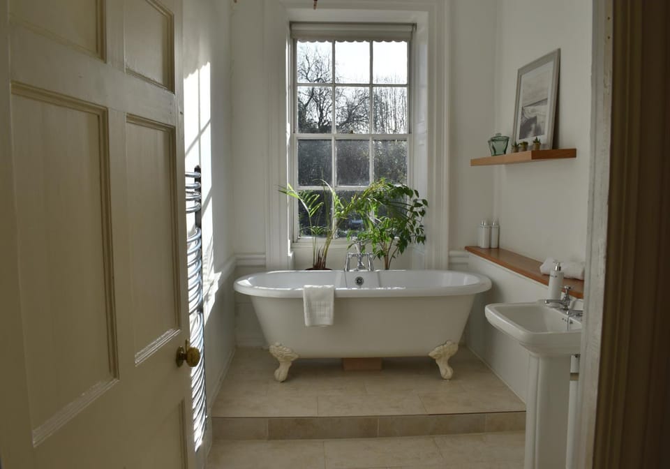 Bed, Bathroom, Bedroom, Garden view