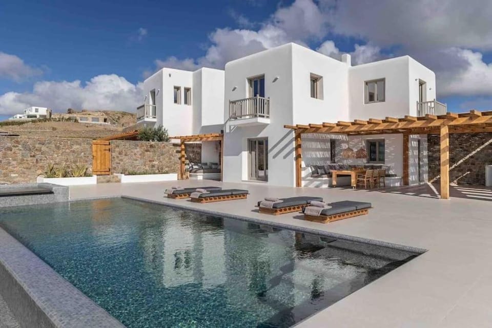 Villa Barbara, by Red Windmill Villas Villa in Mykonos, Mikonos 846 00, Greece