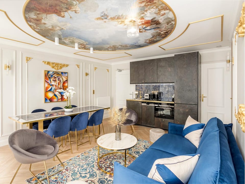 Kitchen or kitchenette, Living room, Dining area