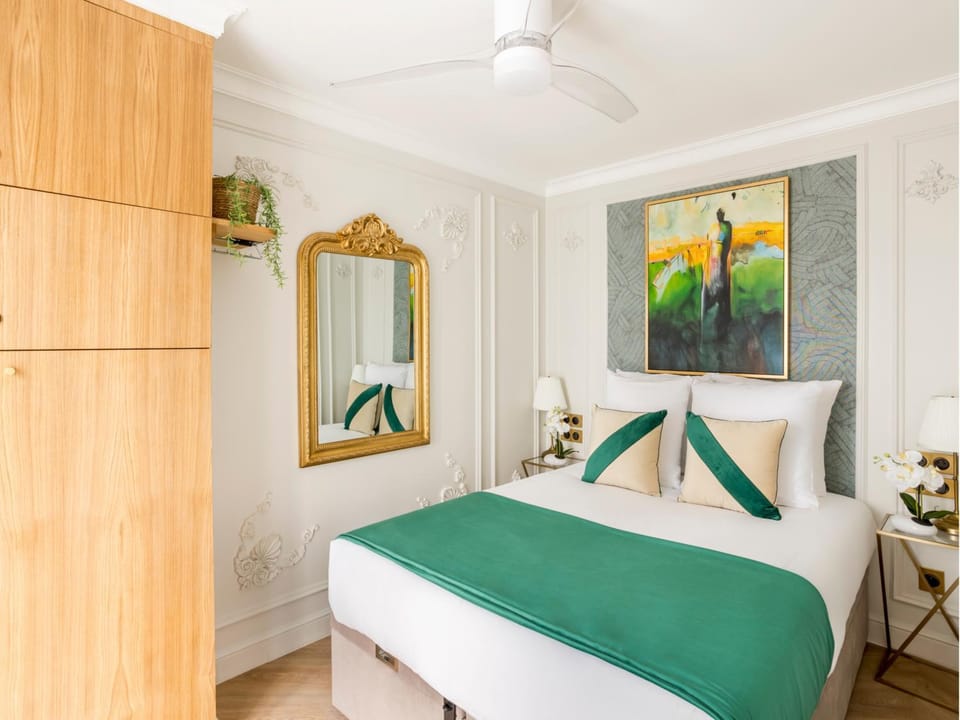 Bed, Photo of the whole room, Bedroom