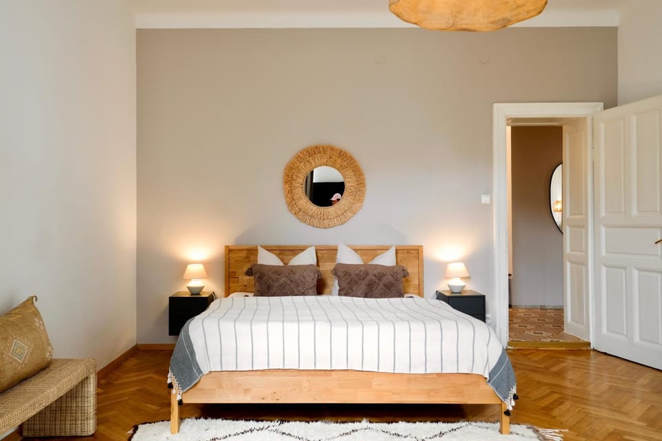 Bed, Photo of the whole room, Bedroom