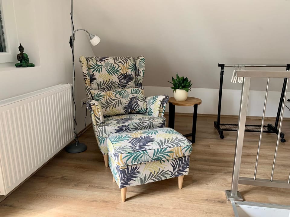 Seating area, Bedroom
