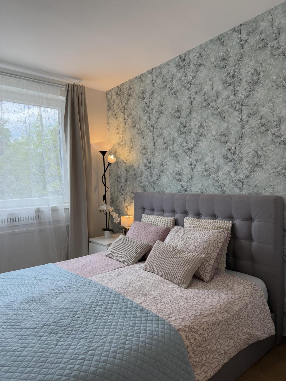 Bed, View (from property/room), View (from property/room), Photo of the whole room, Bedroom, City view, City view, Landmark view, cot, towels, towels