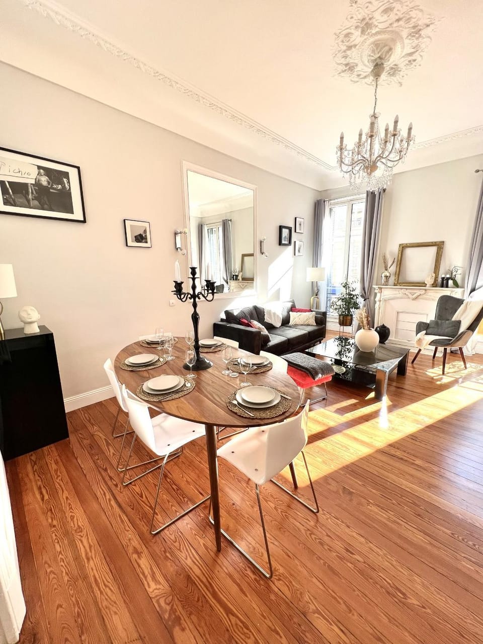 Living room, Seating area