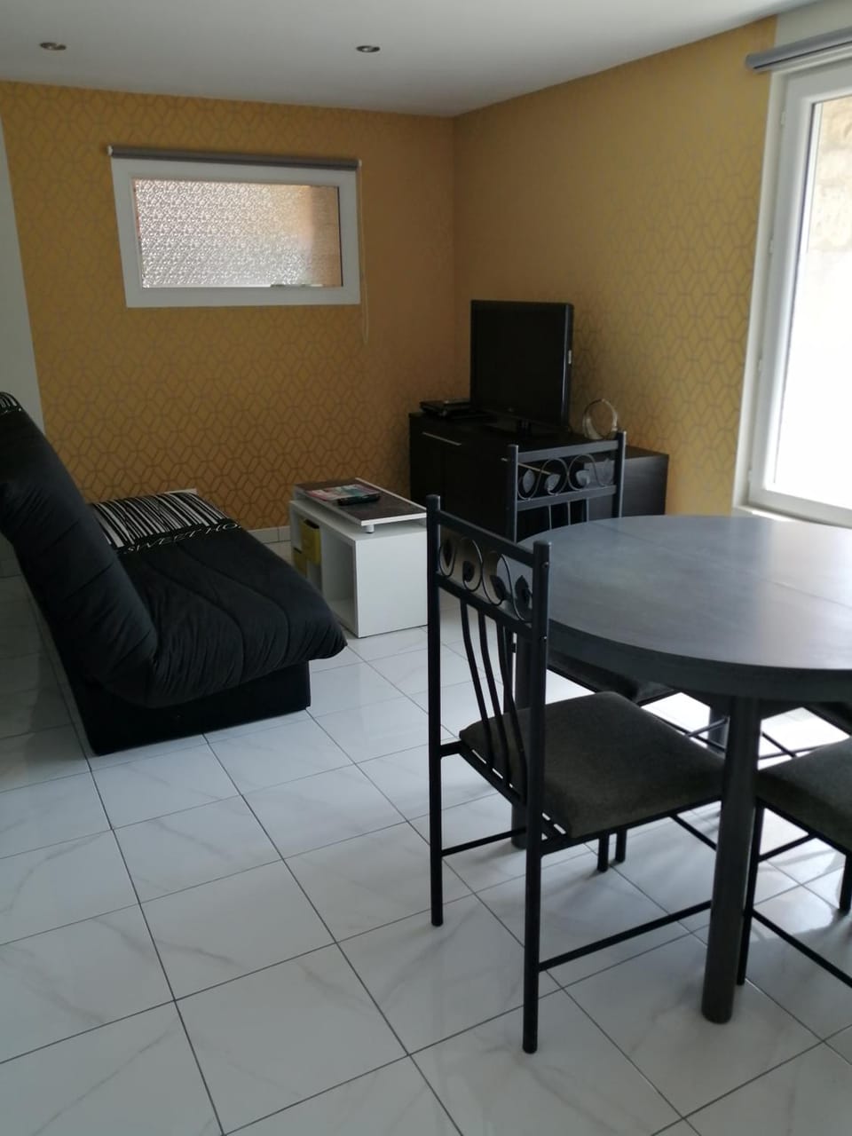 TV and multimedia, Living room, Seating area