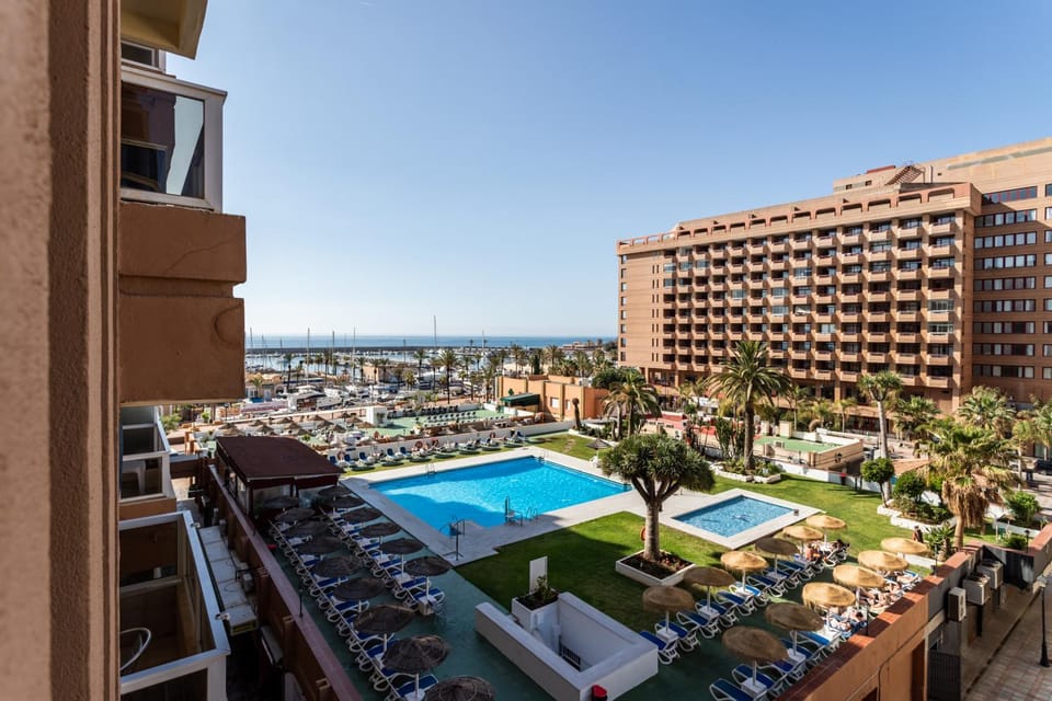 Property building, Pool view, Sea view