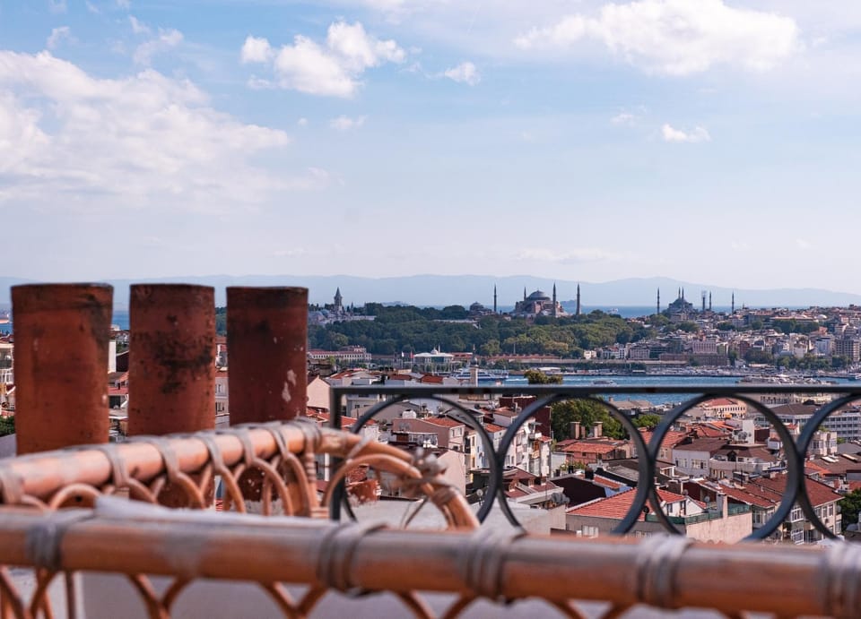 Homie Suites - Turna Residences in Cihangir Apartment in Istanbul