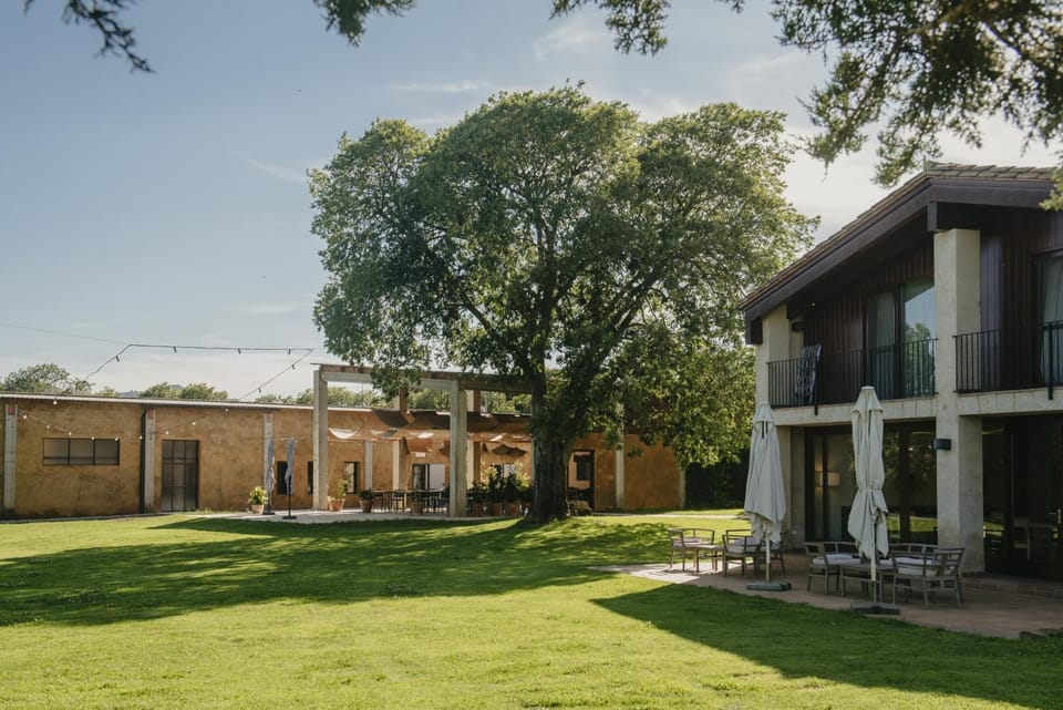 Property building, Day, Garden