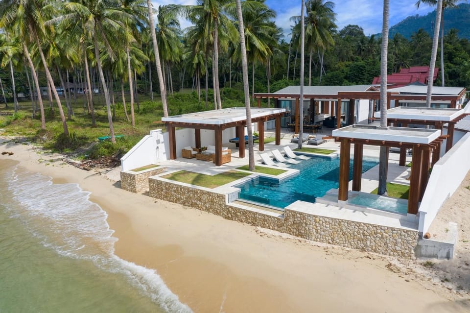 Balcony/Terrace, Beach, Sea view, Swimming pool, Swimming pool, Sunset, sunbed