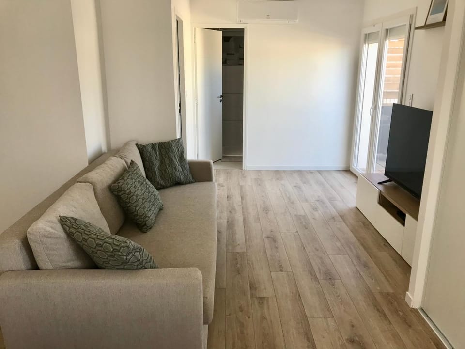 Communal lounge/ TV room, TV and multimedia, Living room