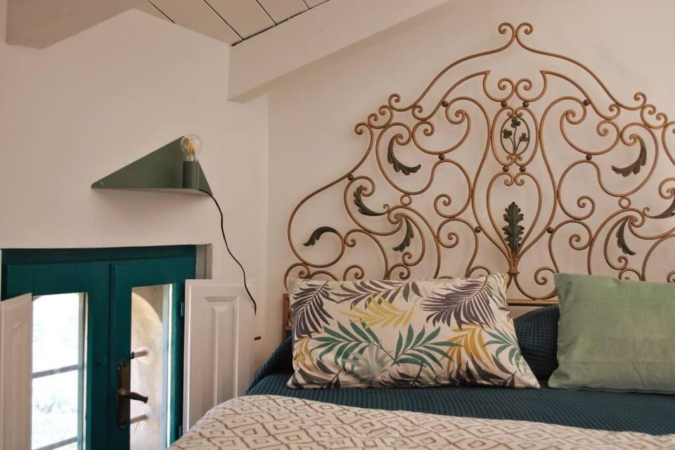 Bed, Decorative detail, Bedroom, wardrobe