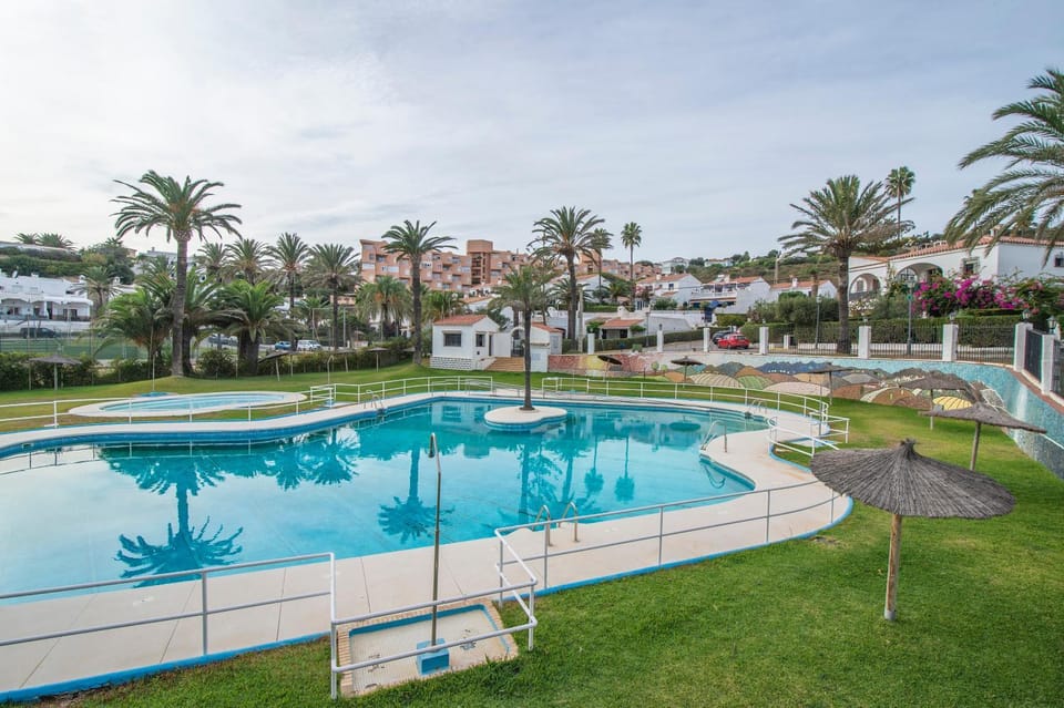 Garden, Swimming pool, Swimming pool
