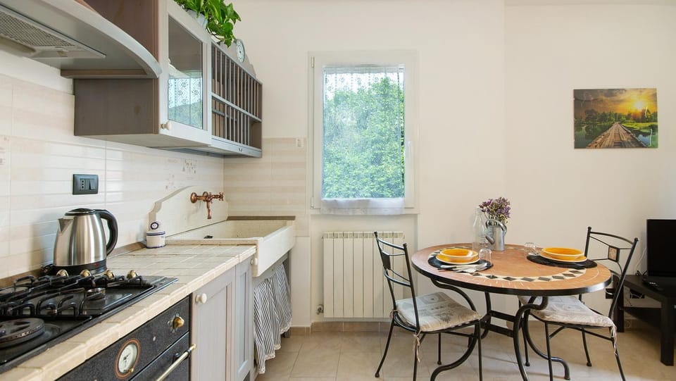 Property building, Kitchen or kitchenette, Living room