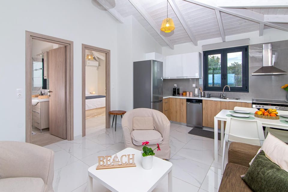 Kitchen or kitchenette, Living room, Dining area, pet friendly