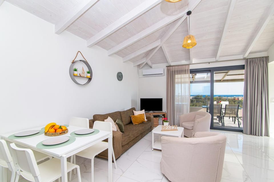 TV and multimedia, Living room, Seating area, Dining area, air conditioner