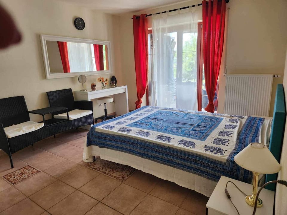 Bed, Bedroom, wardrobe