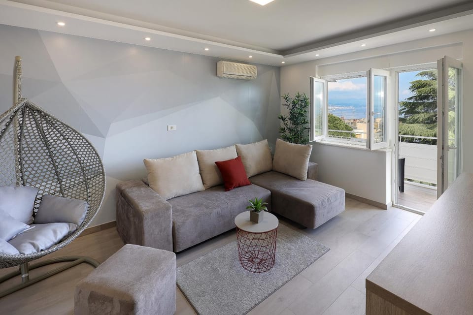 Living room, air conditioner