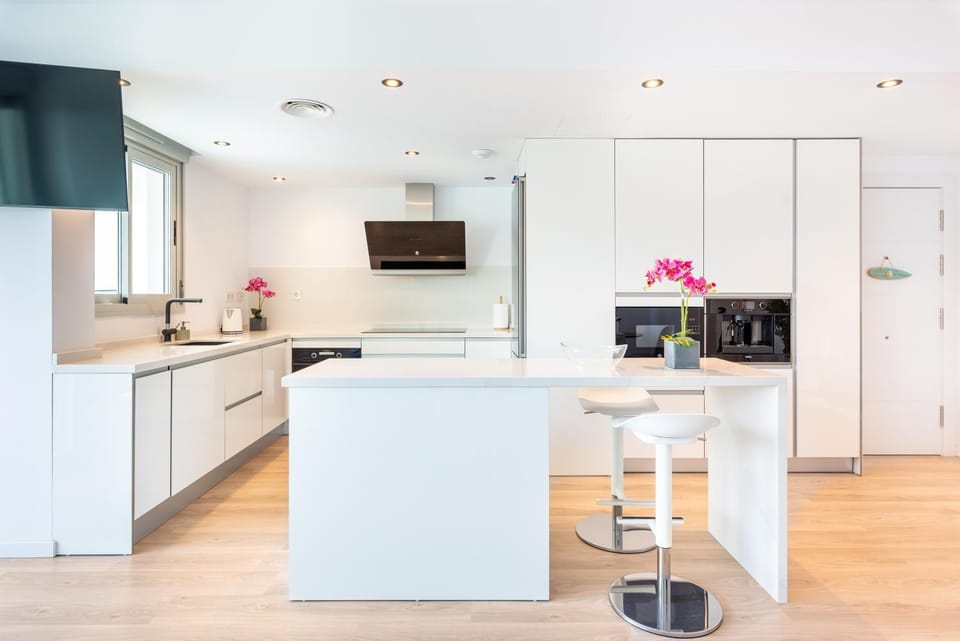 Coffee/tea facilities, Kitchen or kitchenette, Dining area, minibar, pet friendly