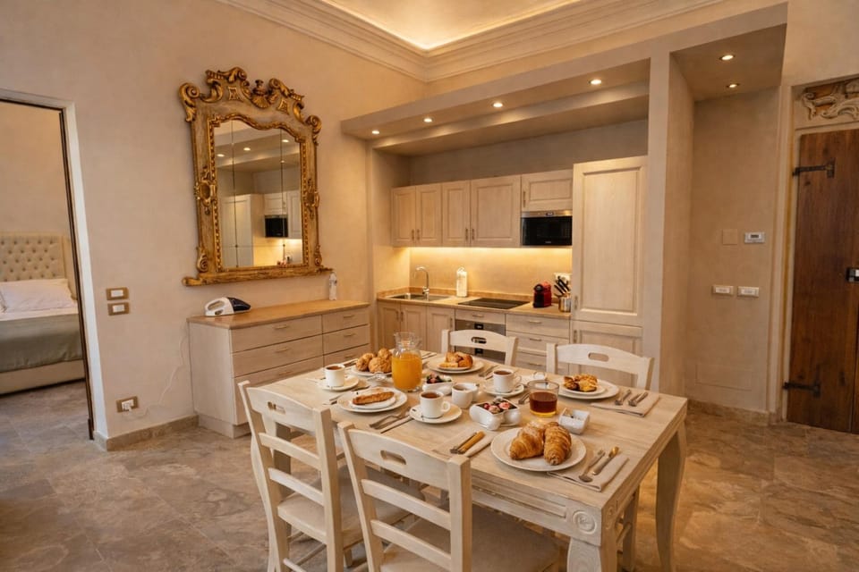 Dining area, kitchen