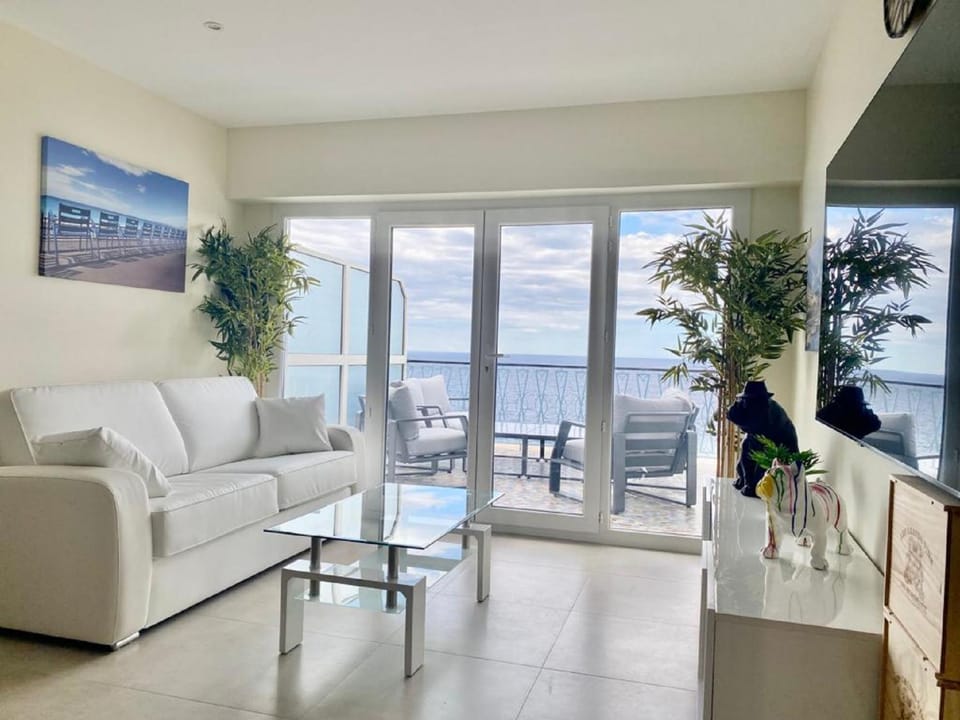 Balcony/Terrace, Living room, Sea view