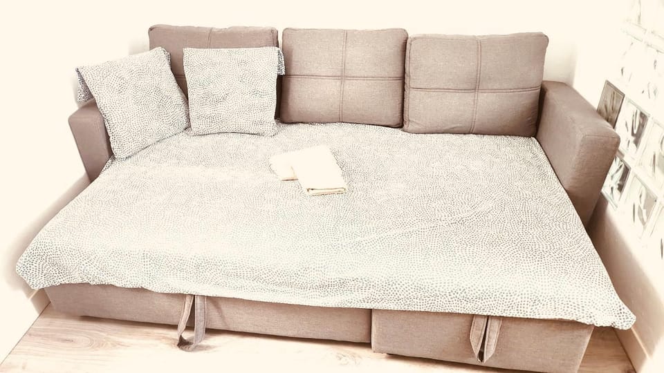 Bed, Living room