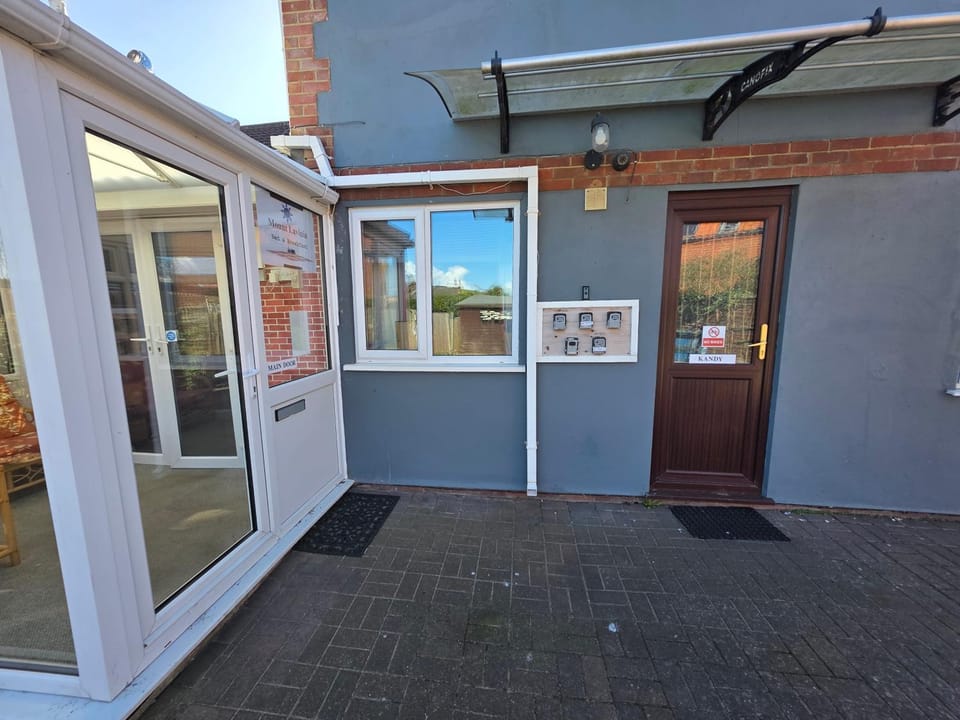 Facade/entrance