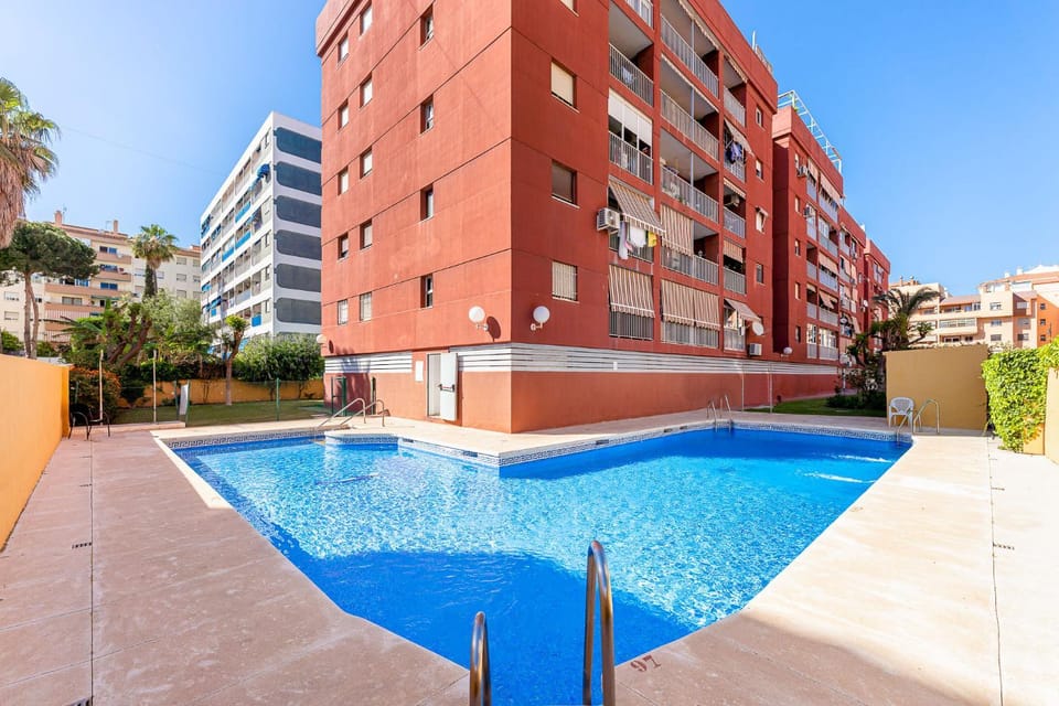 797 HOLIDAY RENTALS - Atico duplex en Fuengirola con espectacular terraza Apartment in Fuengirola