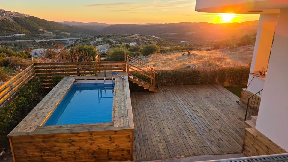 Day, Natural landscape, Mountain view, Pool view, Swimming pool, Sunrise, Sunset, sunbed