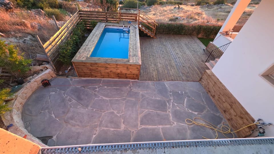 Day, Pool view, Swimming pool, sunbed