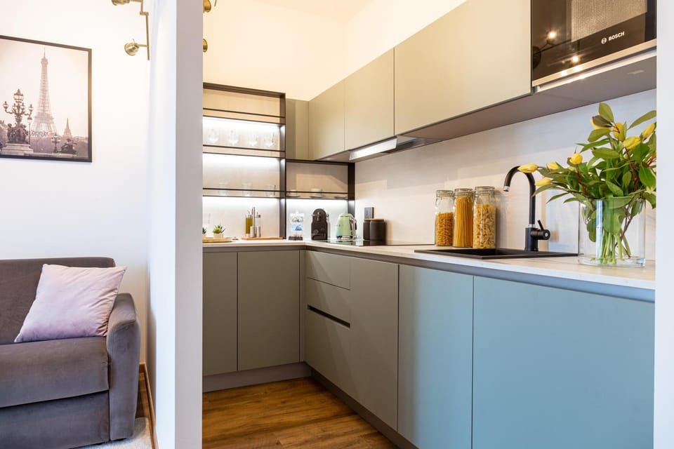 Coffee/tea facilities, Kitchen or kitchenette, Living room, Seating area, minibar, stove