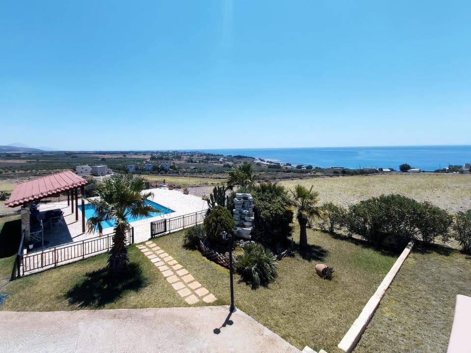 View (from property/room), Garden view, Pool view, Sea view, Swimming pool