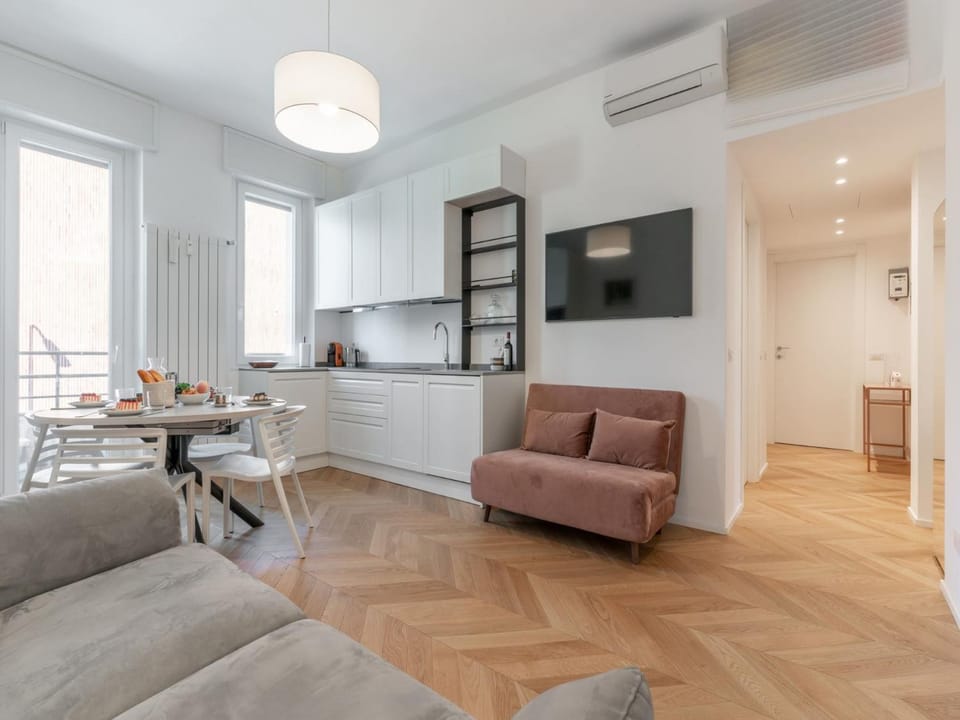 TV and multimedia, Kitchen or kitchenette, Living room, Seating area, Dining area, air conditioner