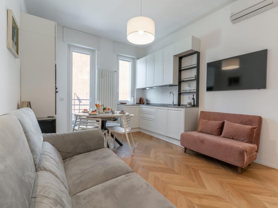 TV and multimedia, Kitchen or kitchenette, Living room, Seating area, Dining area, air conditioner
